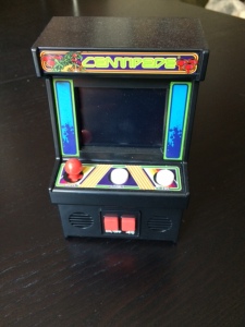 Centipede mini arcade game off