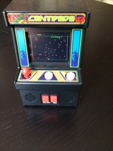 Centipede playable on screen game